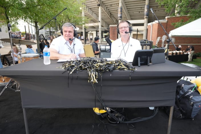 vanderbilt football hosts etsu